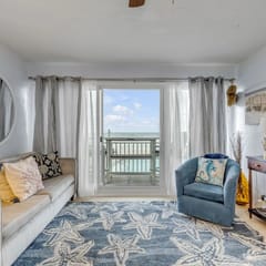 Oceanfront Daytona Beach | Steps to Beach & Pool