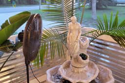 Cheerful Bungalow in New Smyrna Beach w Cozy Porch - Image 5