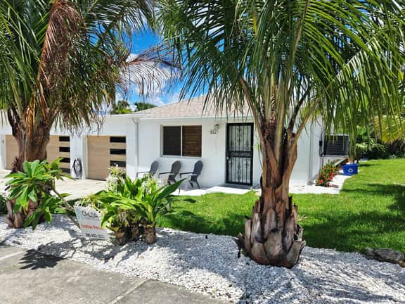 White Sands & Beach Paradise! - Image 3